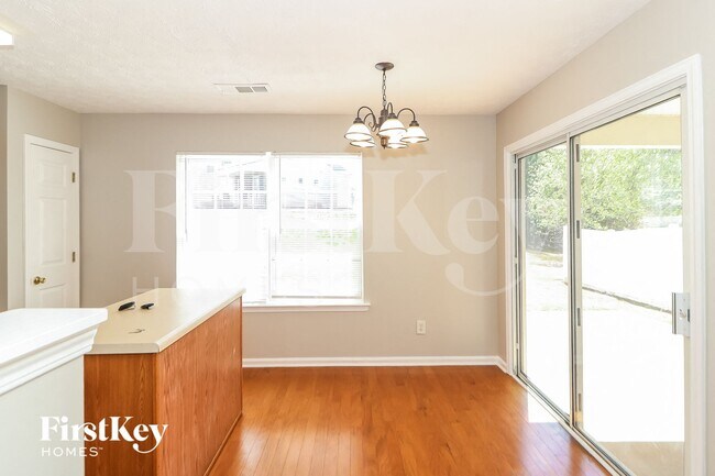 Foto del edificio - 5220 Sky Ridge Way