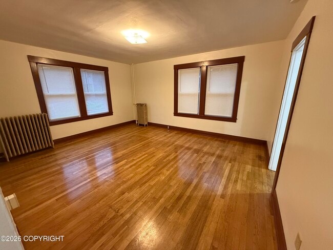 Building Photo - 436 Main St