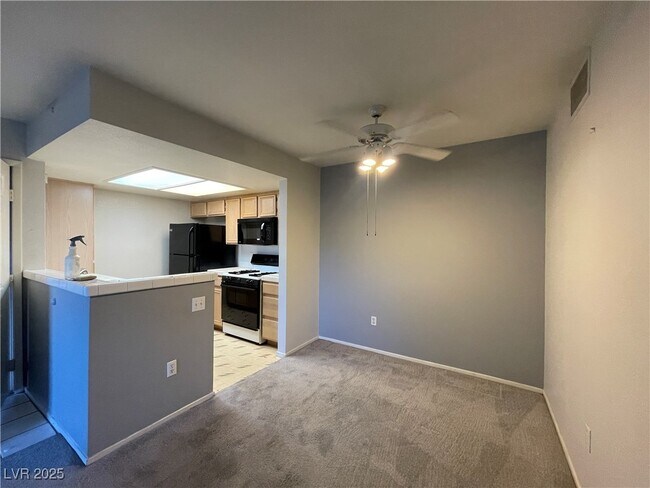 Foto del edificio - 1900 Tierra Vista Dr