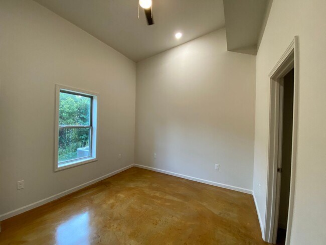 Foto del edificio - 1120 Creath Ave