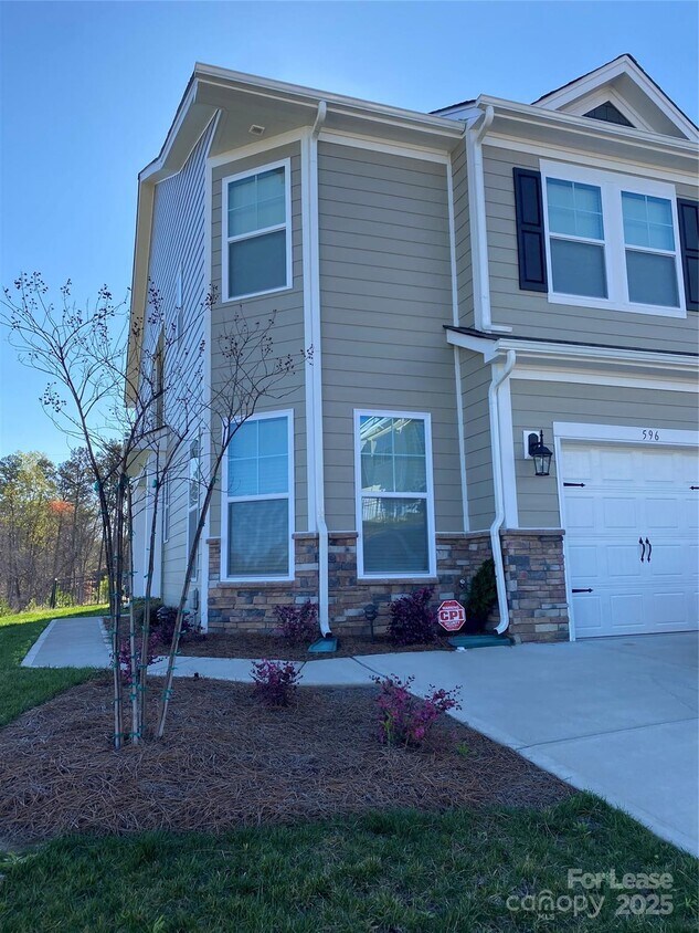 Foto principal - 596 Altamonte Dr