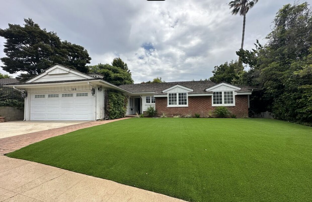 Foto principal - 166 S Saltair Ave