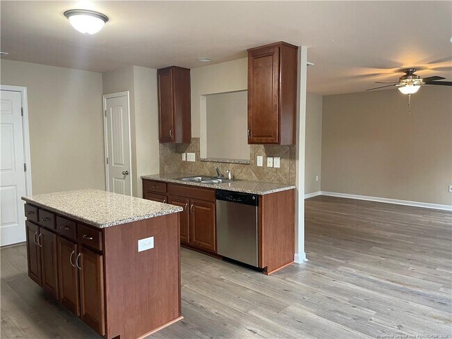 Foto del edificio - 42 Expedition Dr