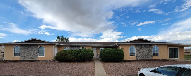 Building Photo - 994 S Coral Pl