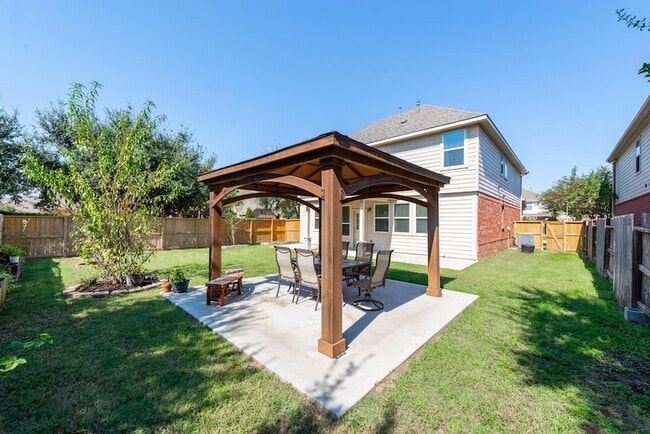 Building Photo - 6402 Addlestone Ridge Ln