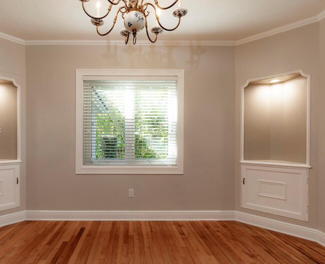 Foto del edificio - 1350 Mendavia Ave