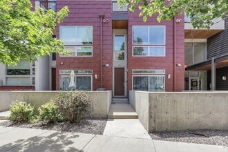 Building Photo - 2650 W Front View Cres Dr
