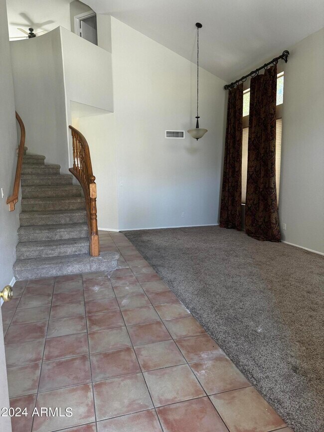 Building Photo - 2421 W Indigo Dr