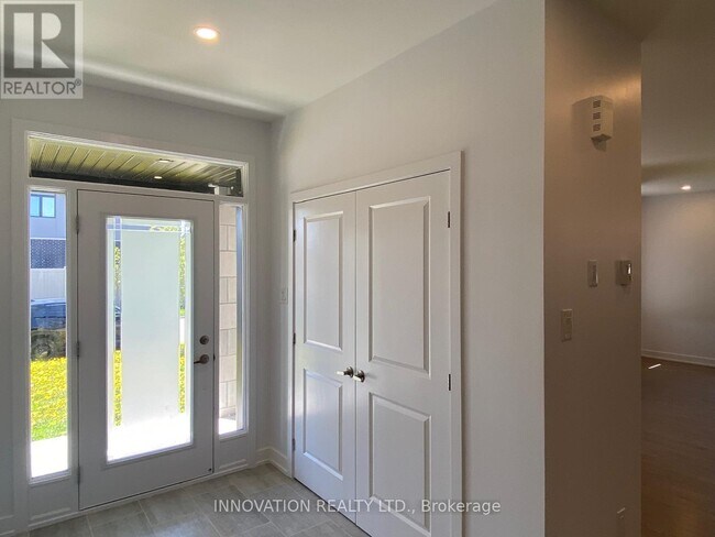 Building Photo - 223 Zinnia Way