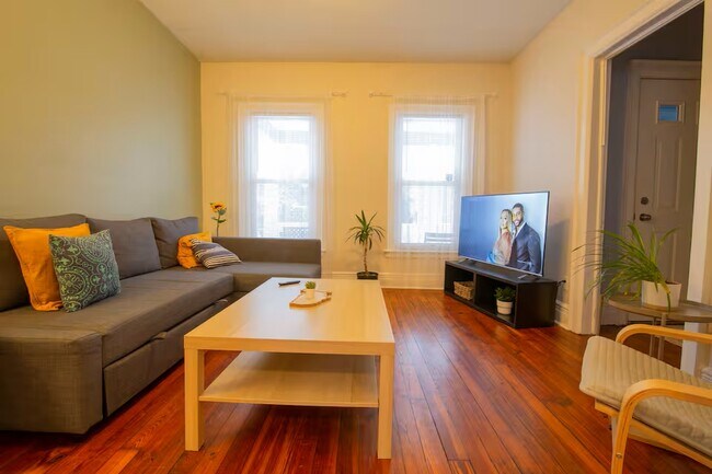 Foto del edificio - 203 W Tupper St