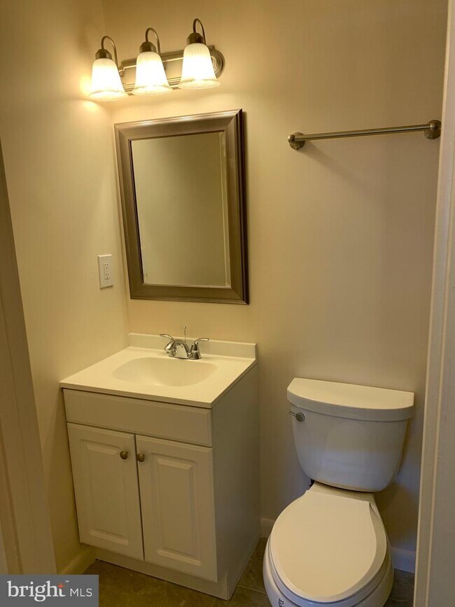 Foto del edificio - 731 Wilton Farm Dr