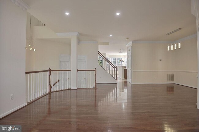 Foto del edificio - 46186 Aisquith Terrace
