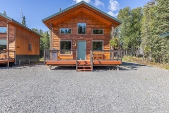 Building Photo - 37900 Loriwood Dr