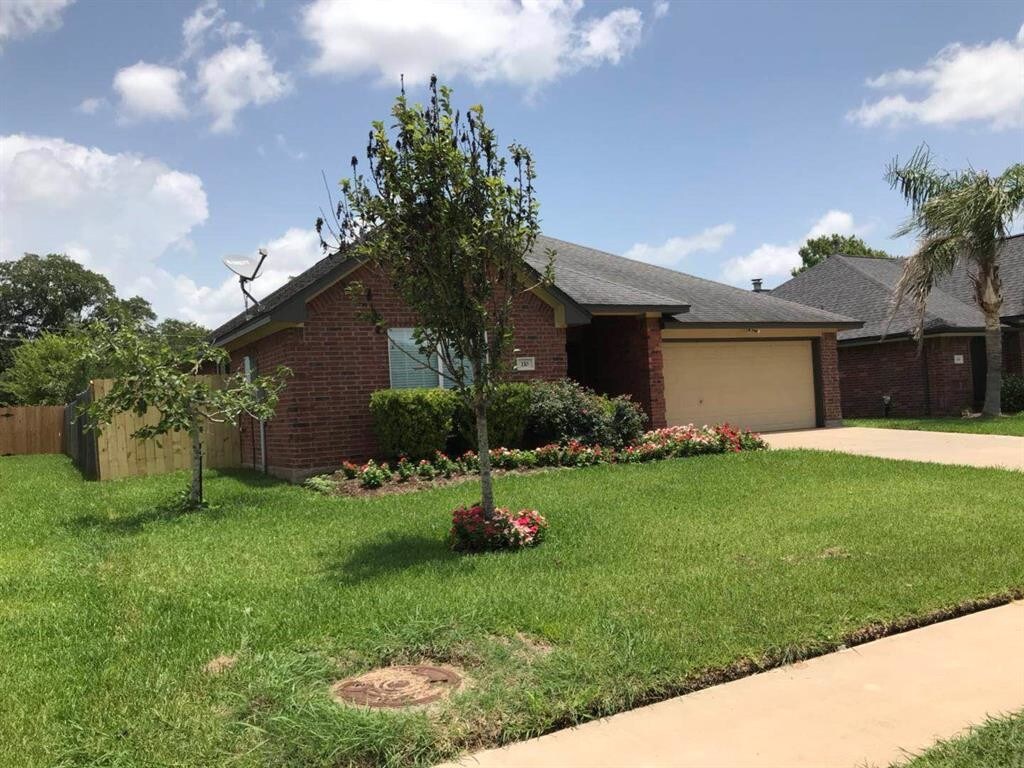 110 Silver Bay Ln, Lake Jackson, TX 77566 House Rental in Lake