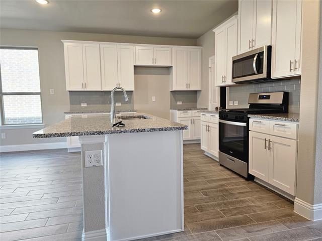 Foto del edificio - 3421 Lillian Ct