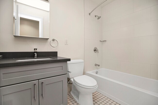 Interior Photo - 175 21st Avenue