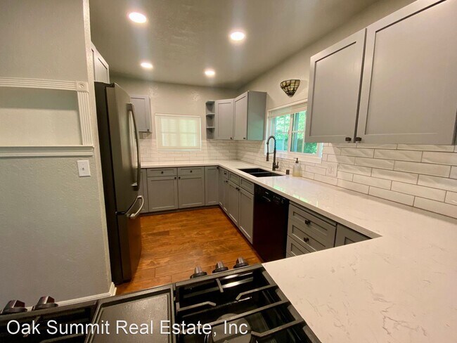 Building Photo - 3 br, 2.5 bath House - 4865 Leeds St.
