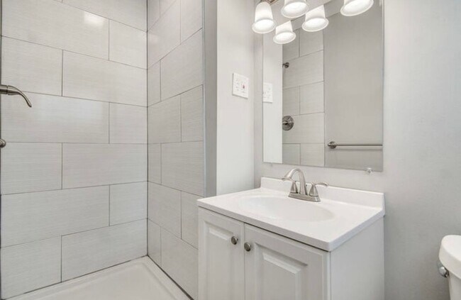 Building Photo - Coming Soon! Stylish 3-Bed, 2-Bath Home wi...