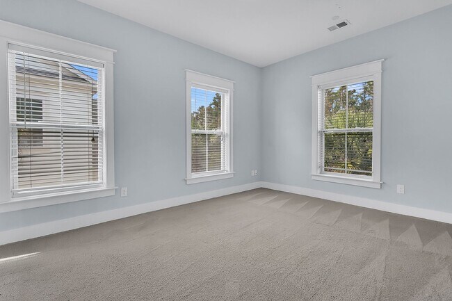 Building Photo - Gorgeous Carolina Park Home on a Corner Lot
