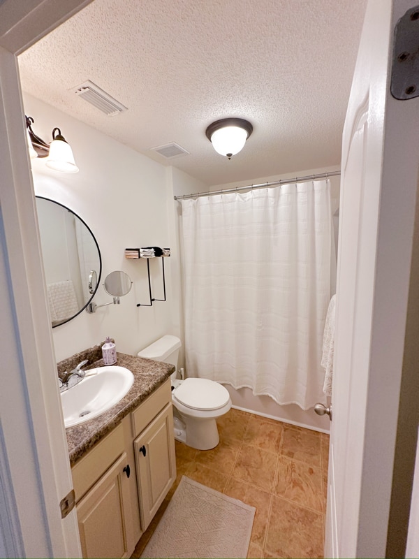 Foto del edificio - 3738 Cres Gardens Dr