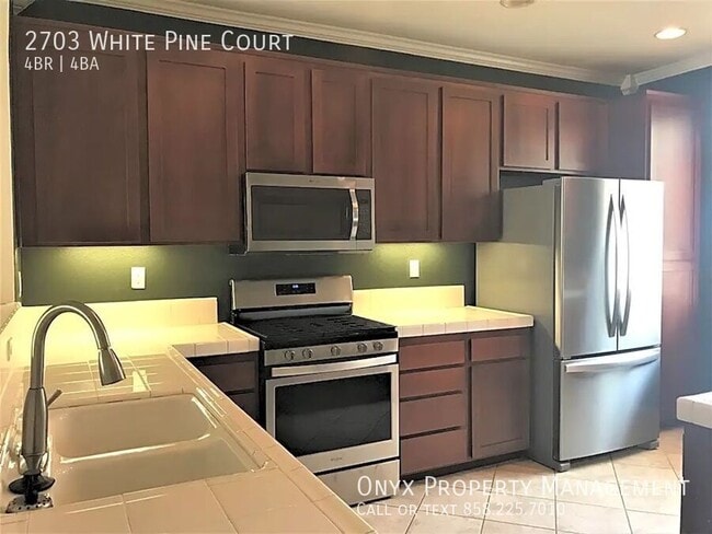 Building Photo - 2703 White Pine Ct