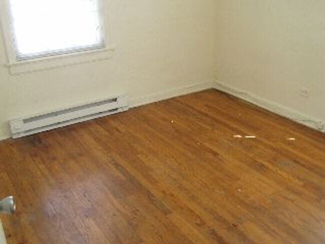 Building Photo - One Story House off Thomas Road