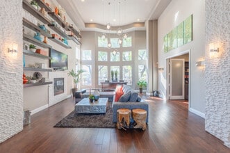 Building Photo - Viviani