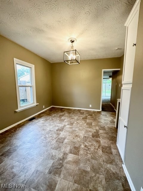 Building Photo - 422 W Smith Rd