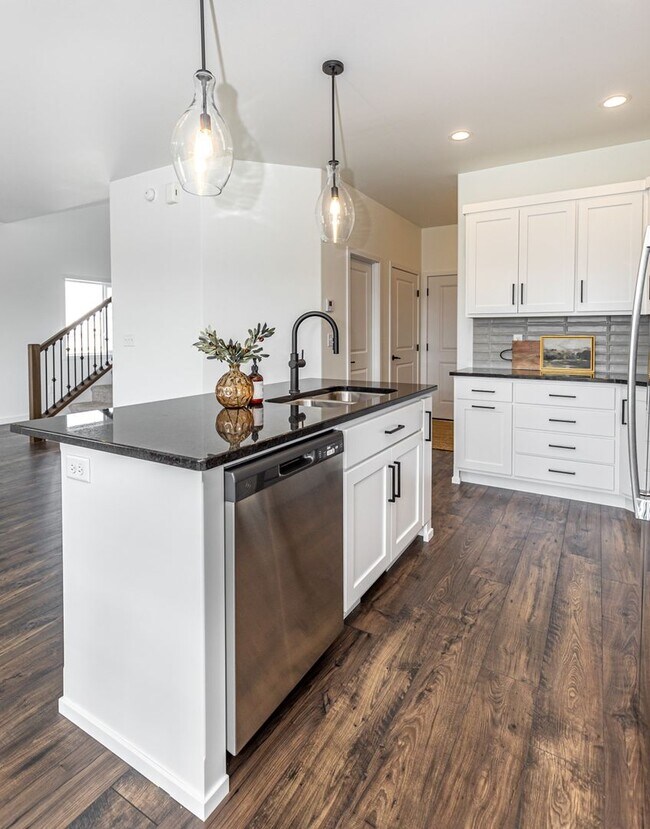 Foto del edificio - 3 Bed 2.5 Bath Single Family Home