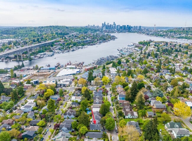 Foto del edificio - 4042 1st Ave NE