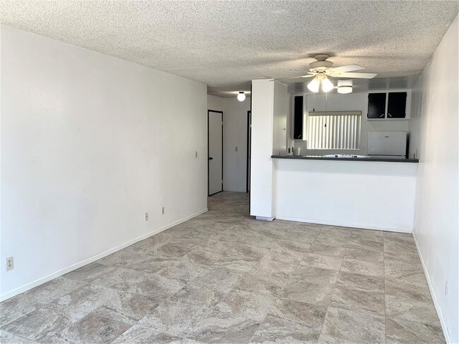 Foto del edificio - 6675 Mission Gorge Rd