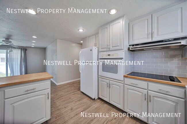 Foto del edificio - 1554 Beechwood Cir