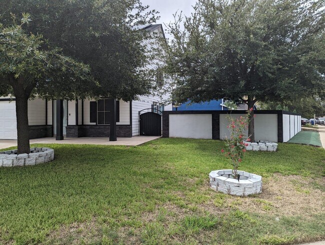 Building Photo - 17551 Port Bolivar Dr