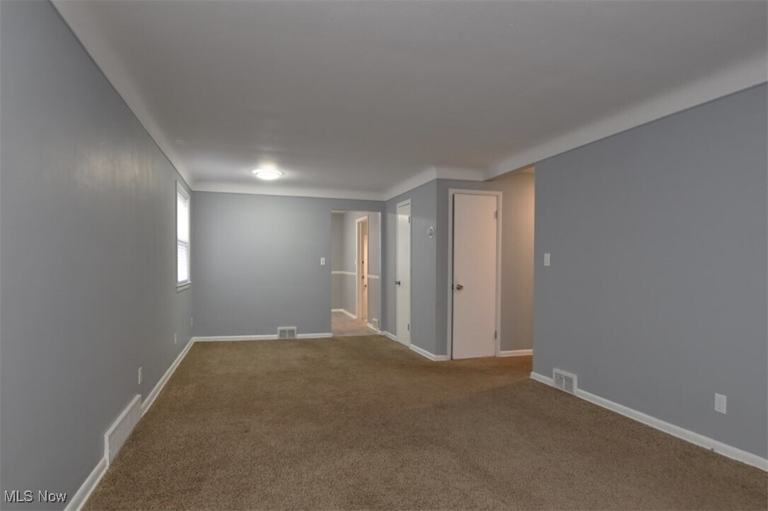 4666 E 86th St Garfield Heights, OH 44125 – photo 4
