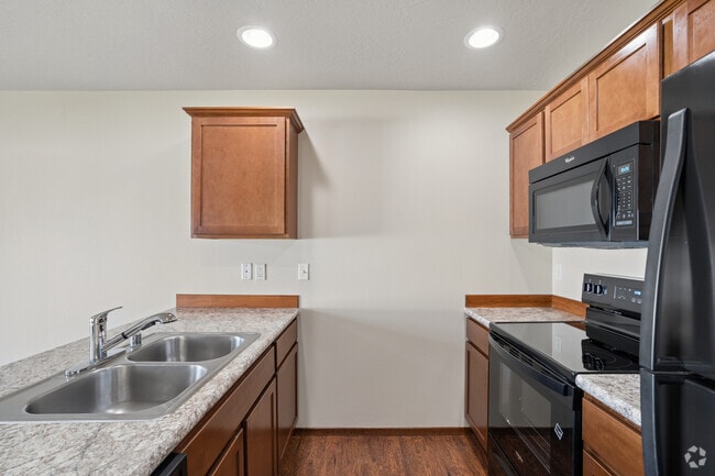 3 habitaciones, 2.5 baños - 1,586 pies cuadrados - Cocina - Columbia Villas and Columbia Cove