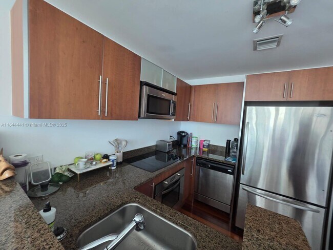 Foto del edificio - 300 S Biscayne Blvd