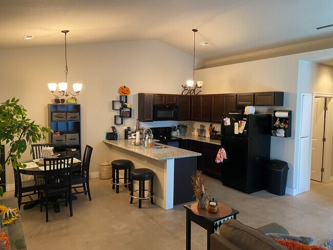 Foto del edificio - 2822 E 45th Ct N
