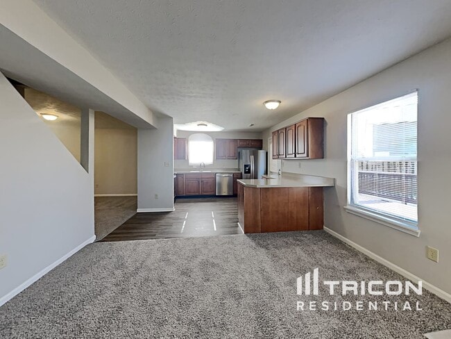 Building Photo - 114 Thistle Wood Dr