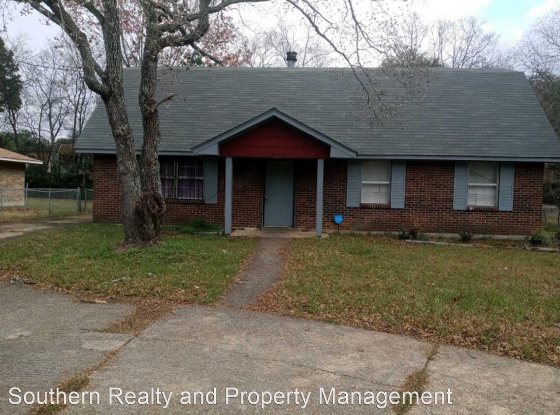 Foto principal - 4 br, 1.5 bath House - 3919 Woodley Road