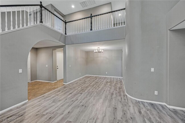 Foto del edificio - 663 Homewillow Ave