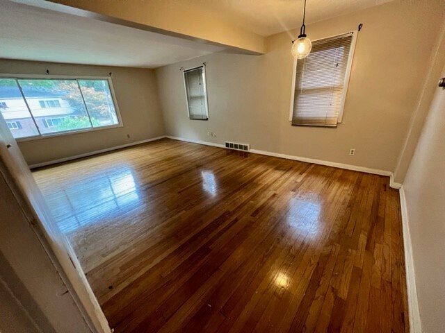 Building Photo - 1718 Tanglewood Dr