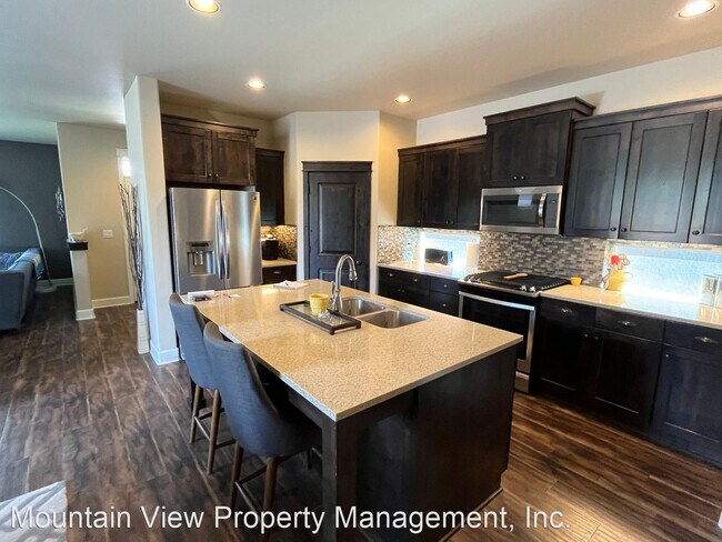 Building Photo - 3 br, 2.5 bath House - 20823 SE Gateway Drive