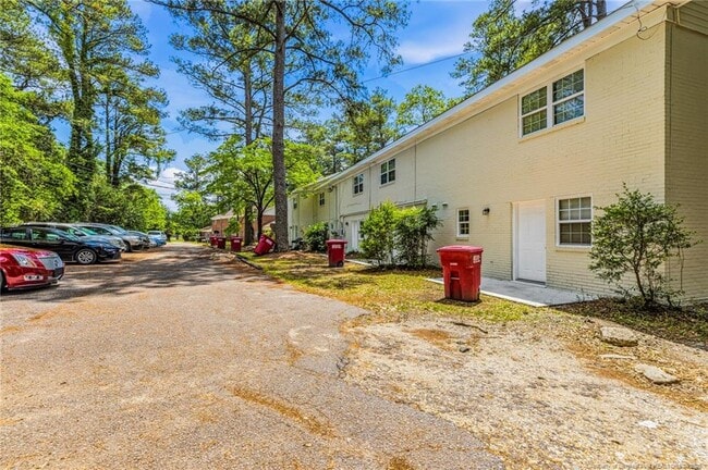 Building Photo - 2328 Barrington Cir