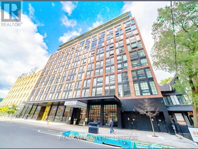 Photo du bâtiment - 608-608 Richmond St W