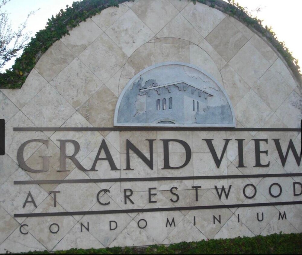 Primary Photo - 1200 Crestwood Ct S