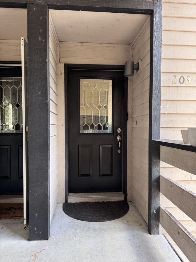 Building Photo - 1604 Arcadia Dr