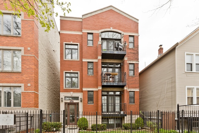 Building Photo - 2414 W Moffat St