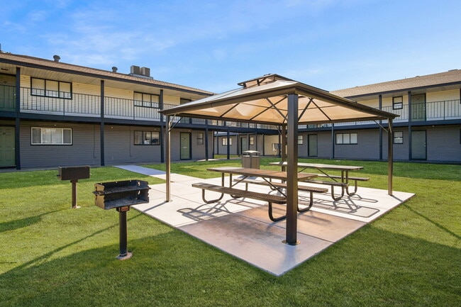 Building Photo - The Pointe at 23rd Apartments
