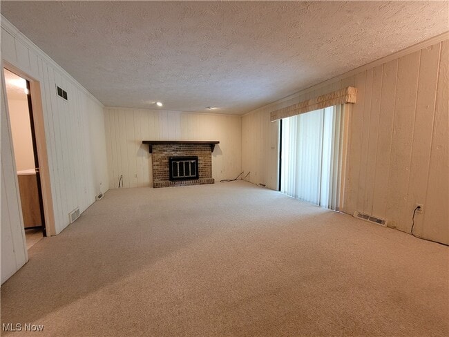 Building Photo - 159 Creston Dr