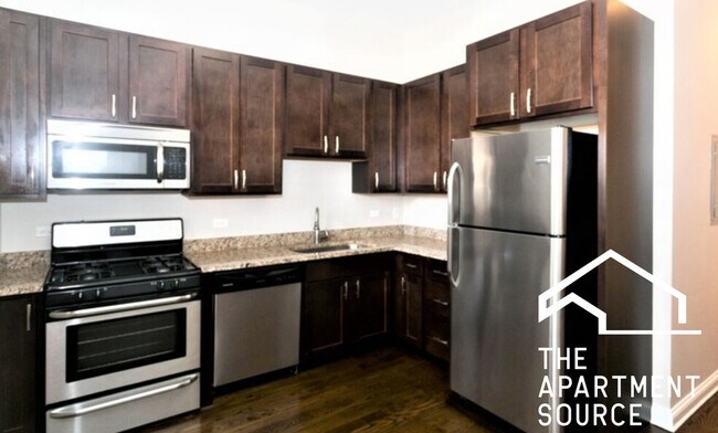 Foto del edificio - 1758 W Montrose Ave